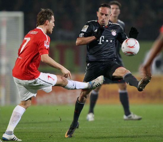 更是一座 更是一座